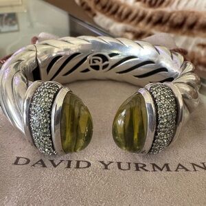 GORGEOUS David Yurman Waverly Bracelet, 25mm Open Cuff Bracelet! Hard to find 💛